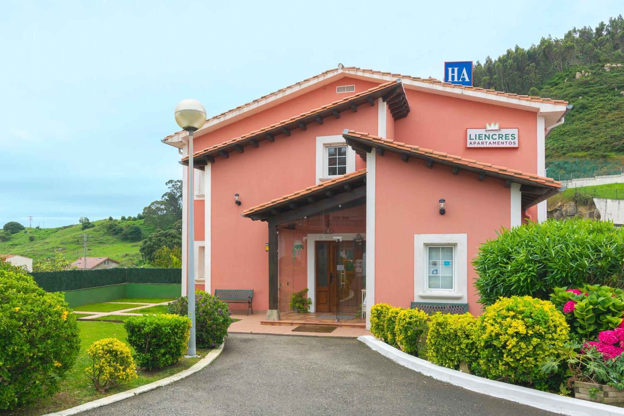 Liencres Apartamentos מראה חיצוני תמונה